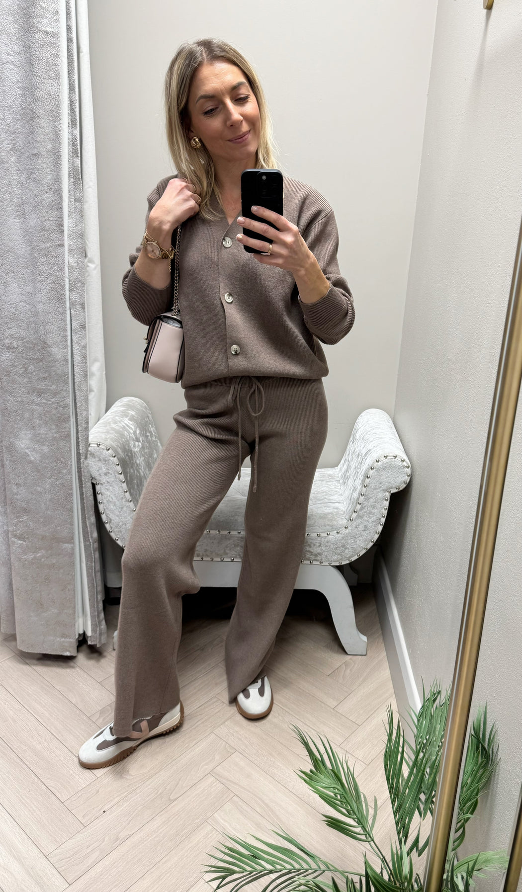 Lady beige trousers