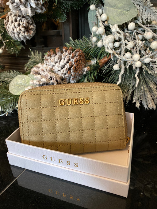 Qa918740 Guess sage tia wallet