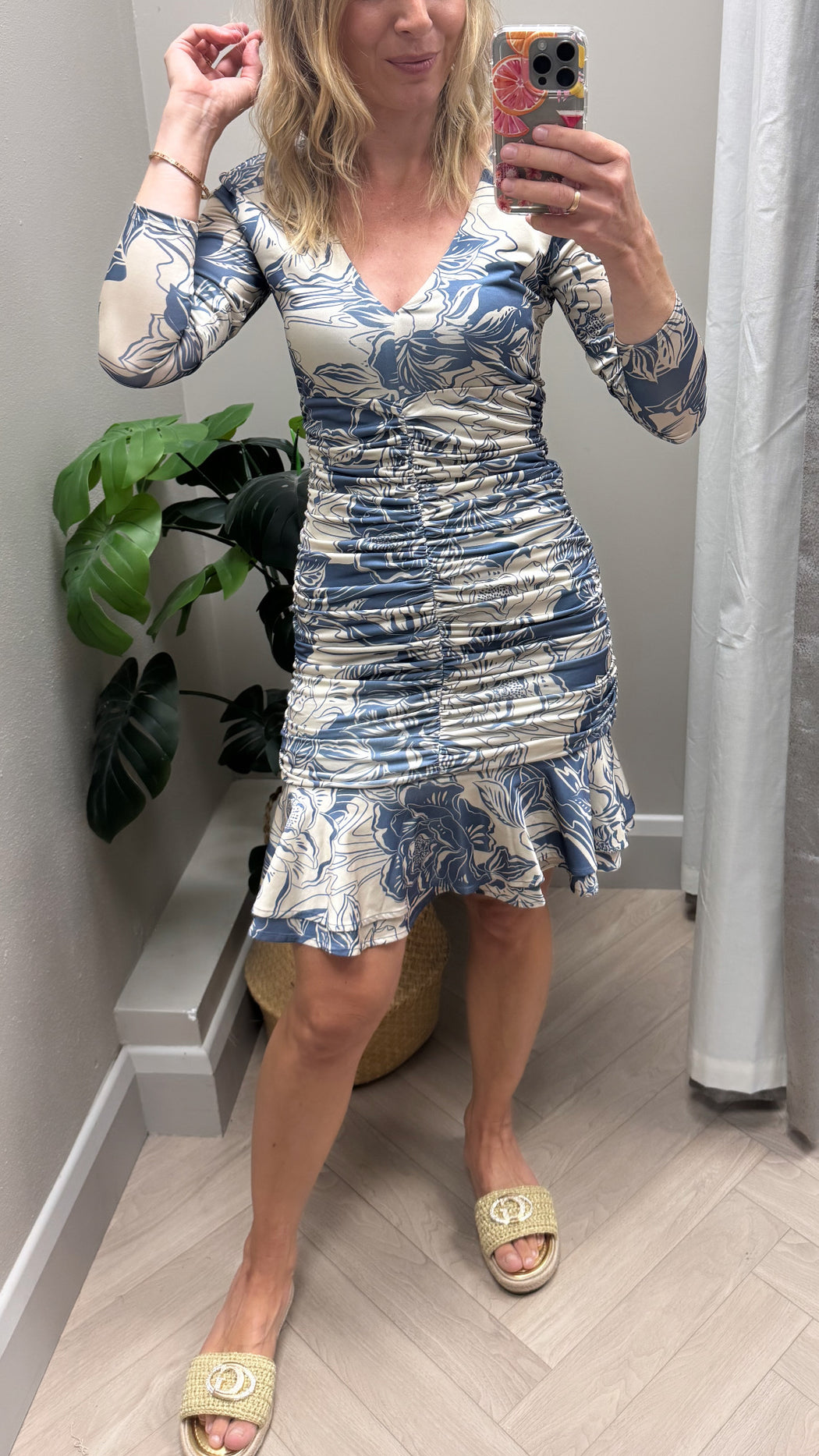 W4RK51KBAC2 guess patterned dress with frill detail