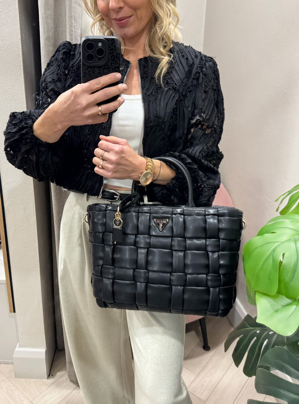Guess Marion WG807206
BLACK bag