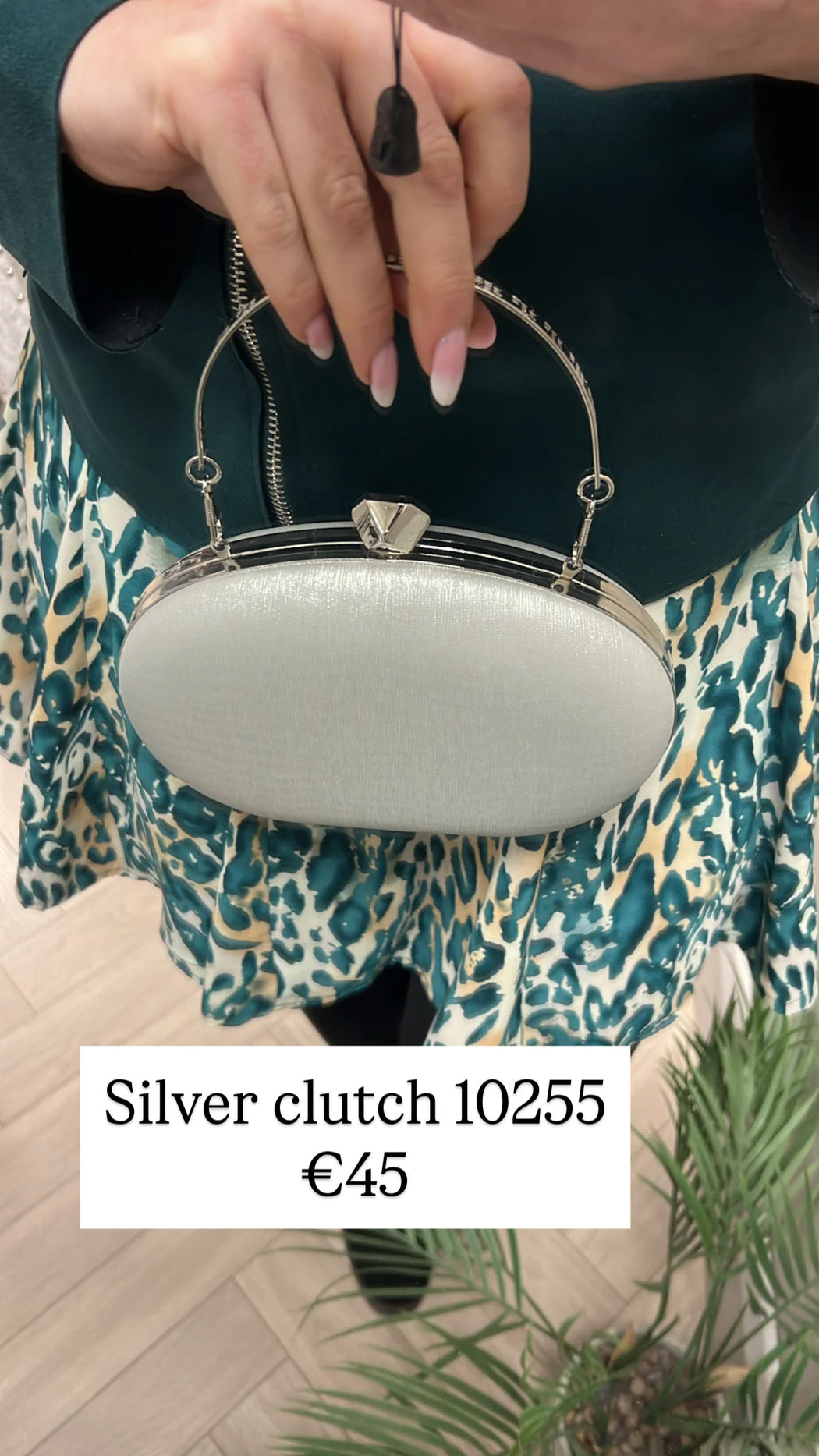 Silver clutch 10255