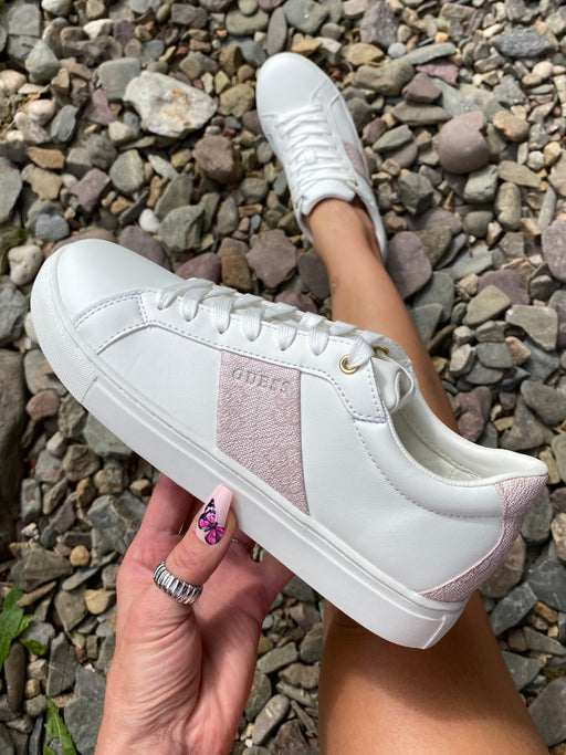 FL7TODELE12 Guess white nude trainers