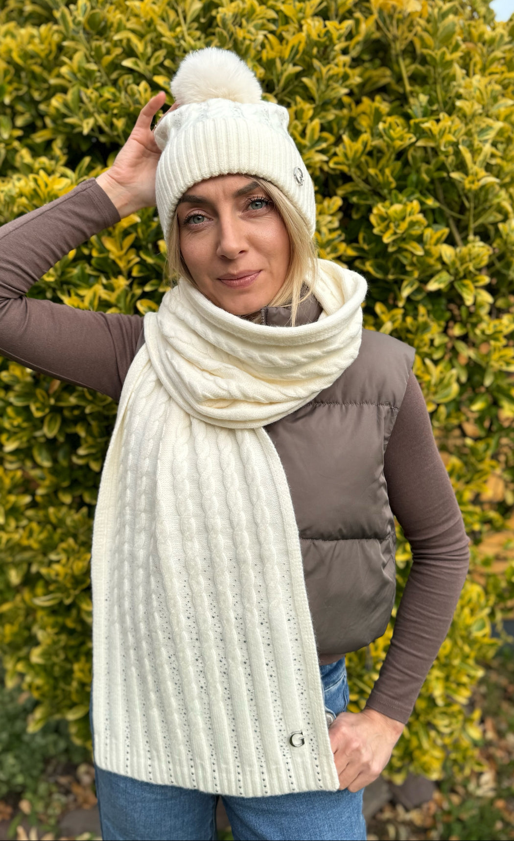 Guess cable knit ivory beanie AW5385POL01-WHI