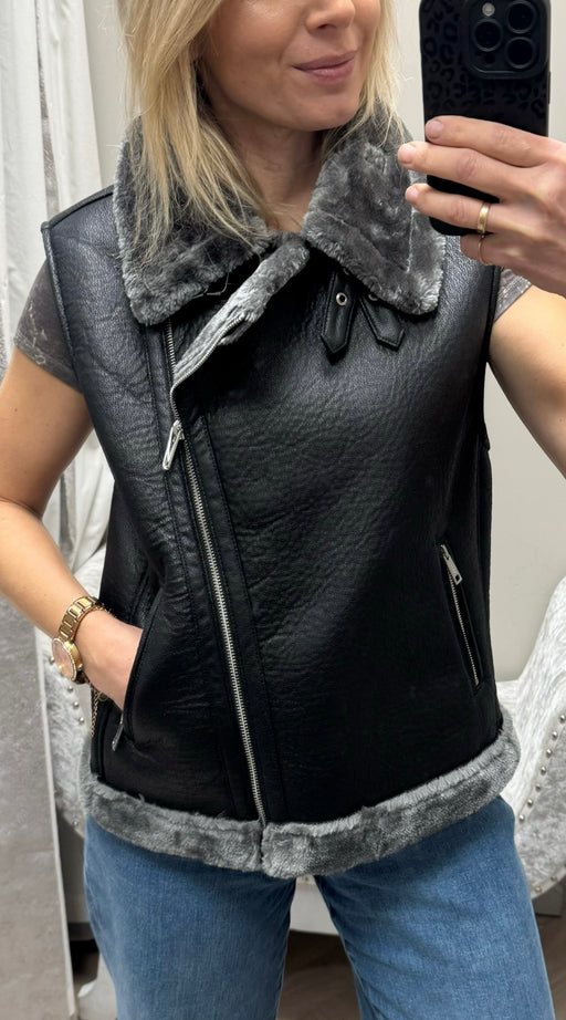 Icy gilet