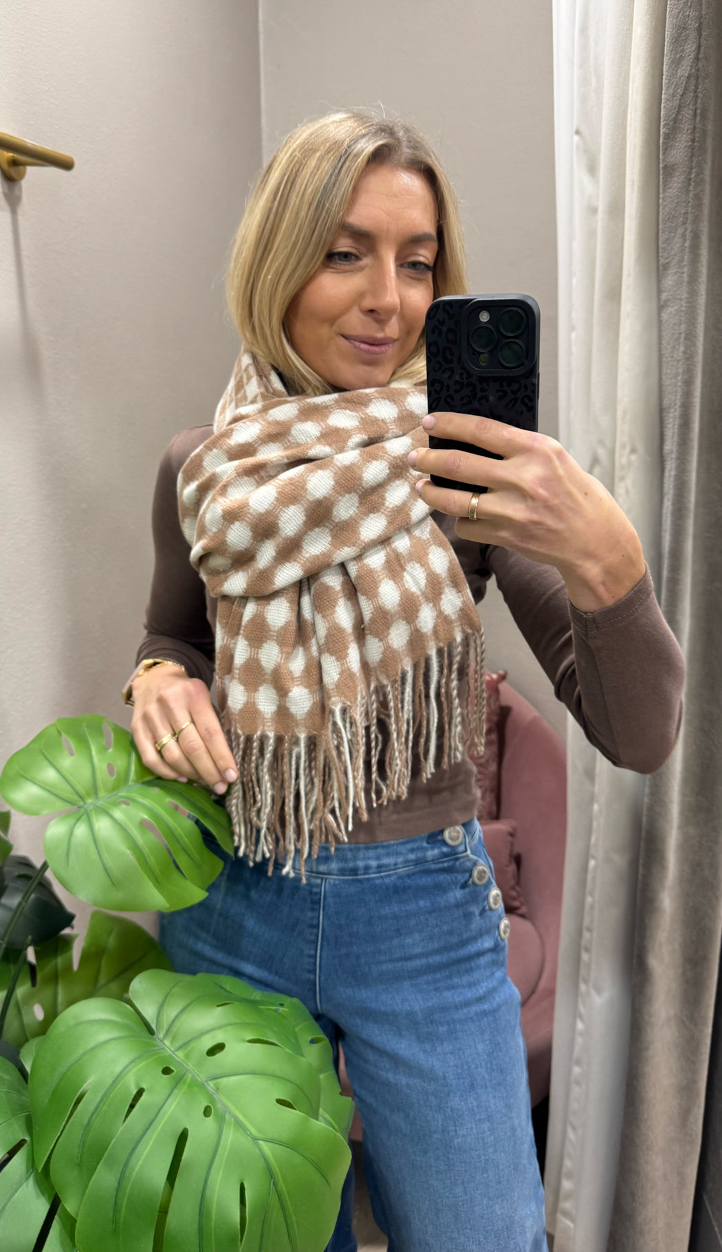 Warhol beige scarf