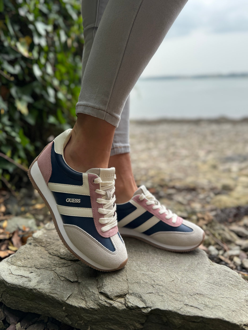 Guess pink/navy trainers FLTSAPLEP12