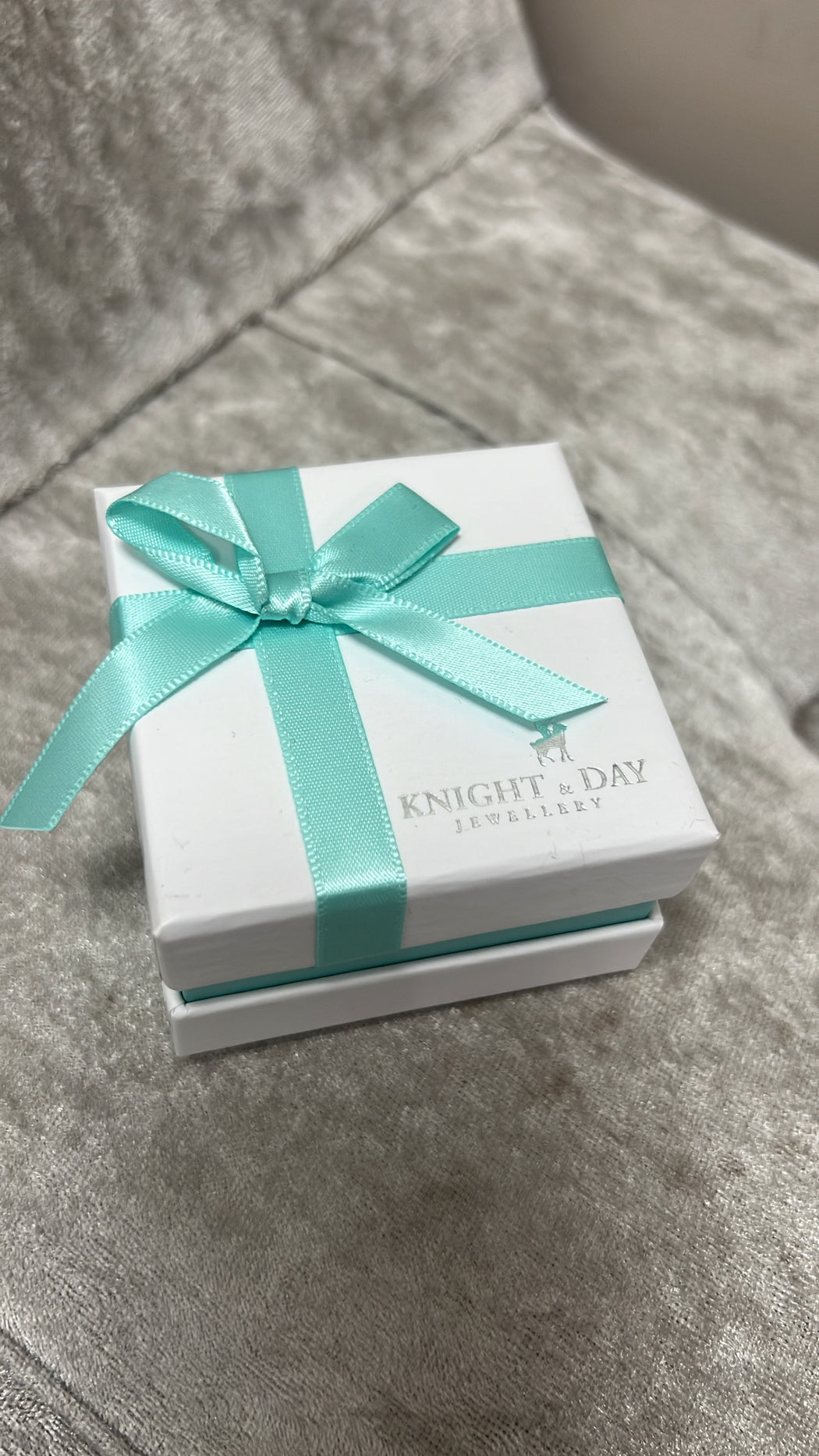 MEDIUM CLOVER EARRINGS. T682EAP