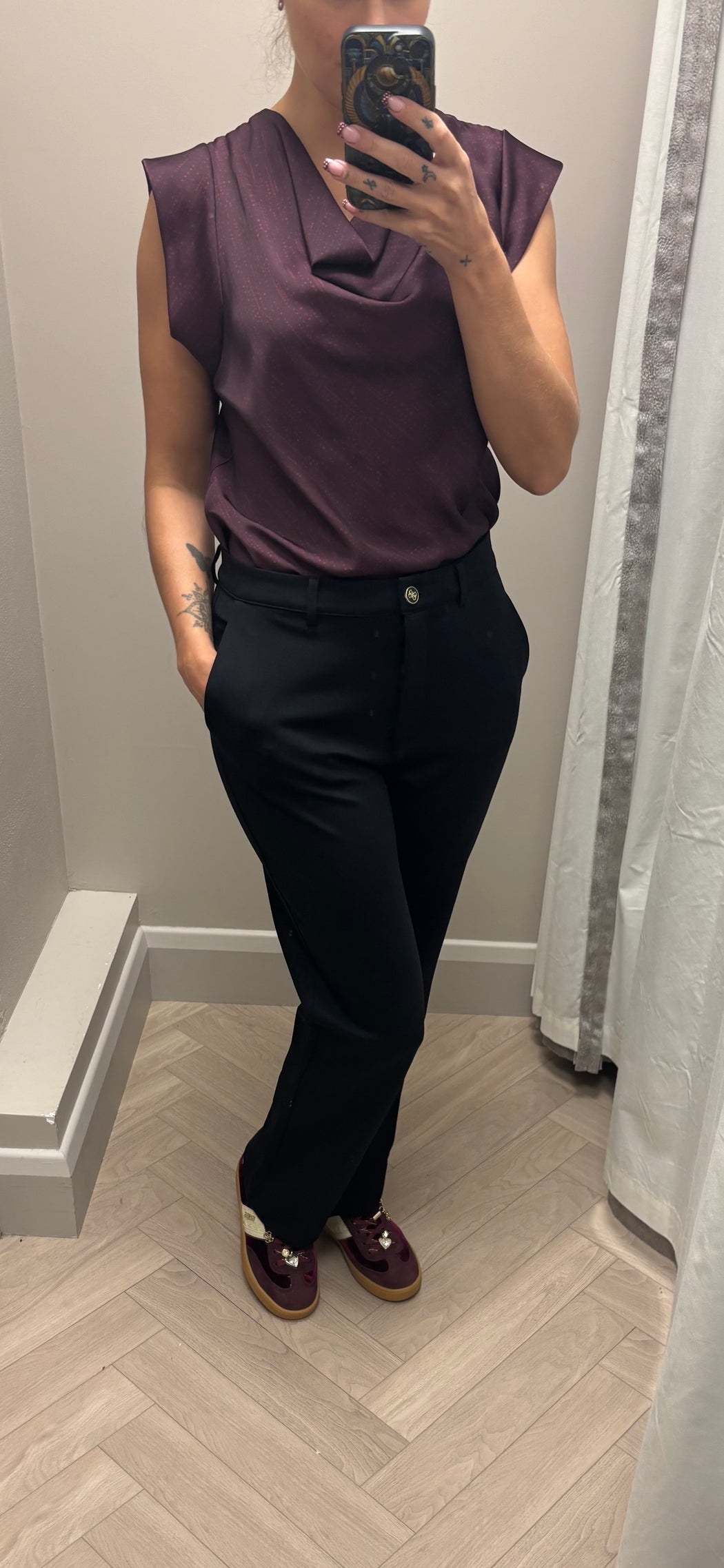 New Zoe Guess Logo Trousers. W6BB24K6211