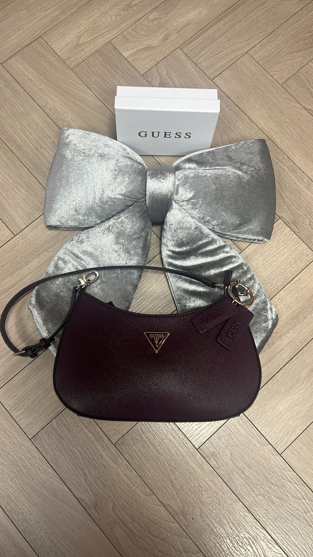 Guess Aubergine Noelle shoulder bag ZG787918