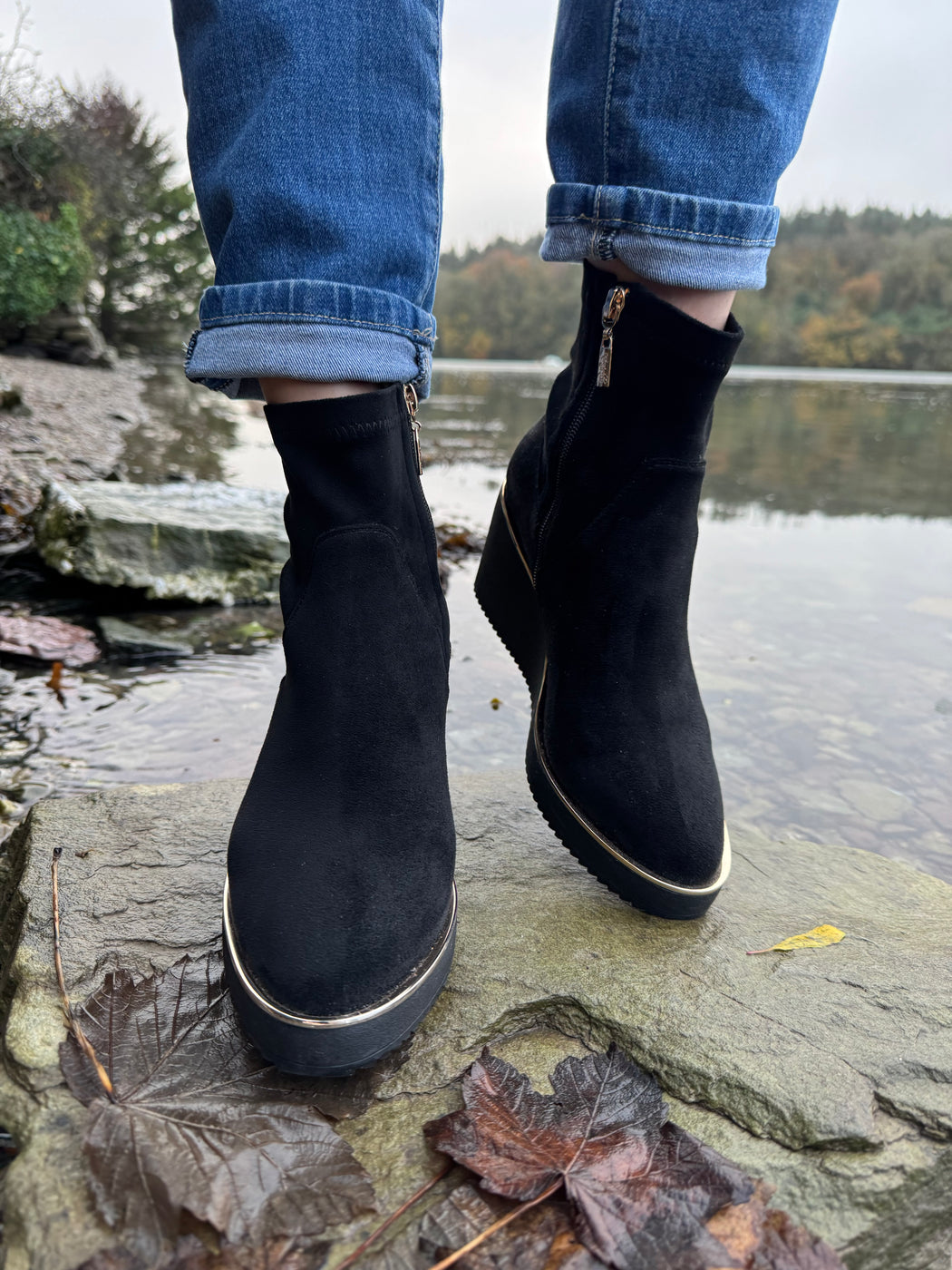 Poole Schwartz black wedge boots