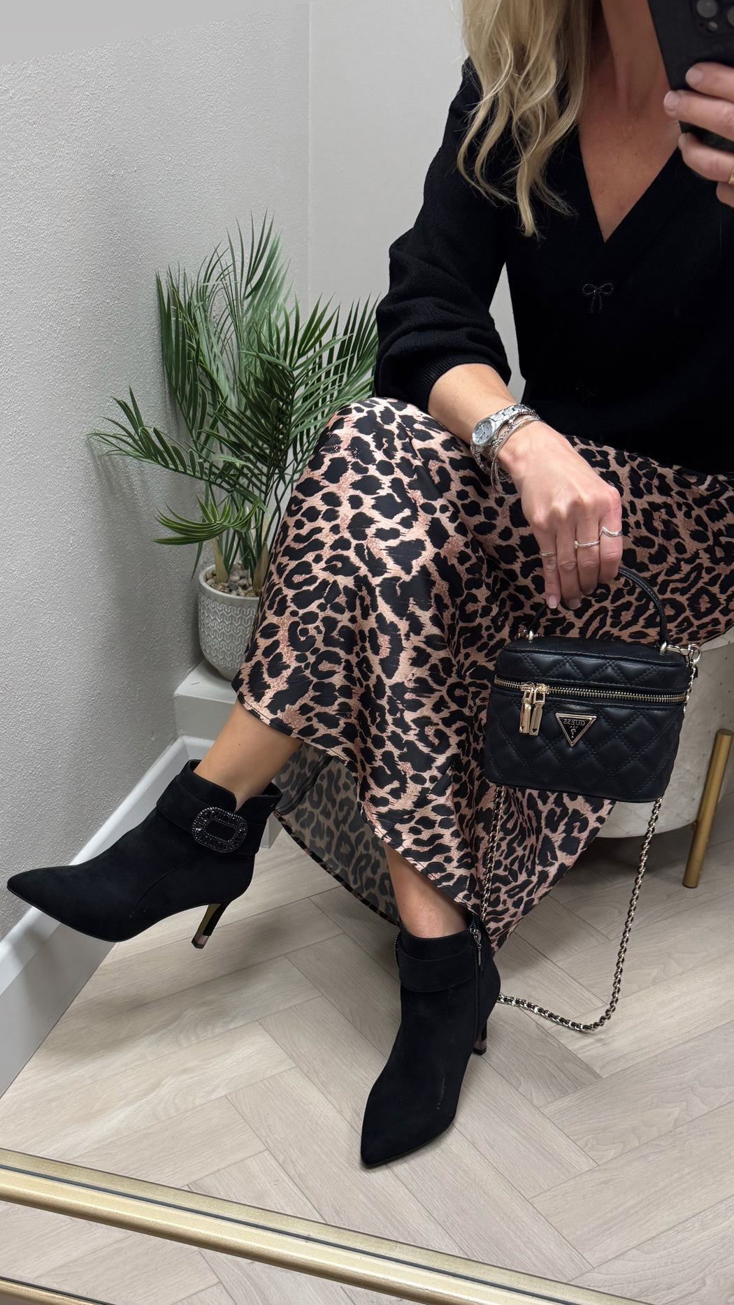 Guess mini giully crossbody bag