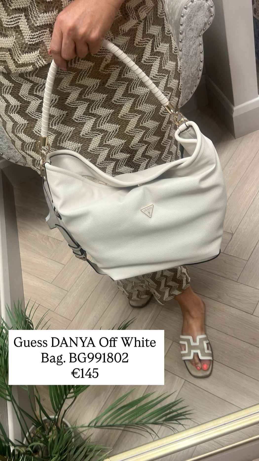 Guess DANYA Off White Bag. BG991802