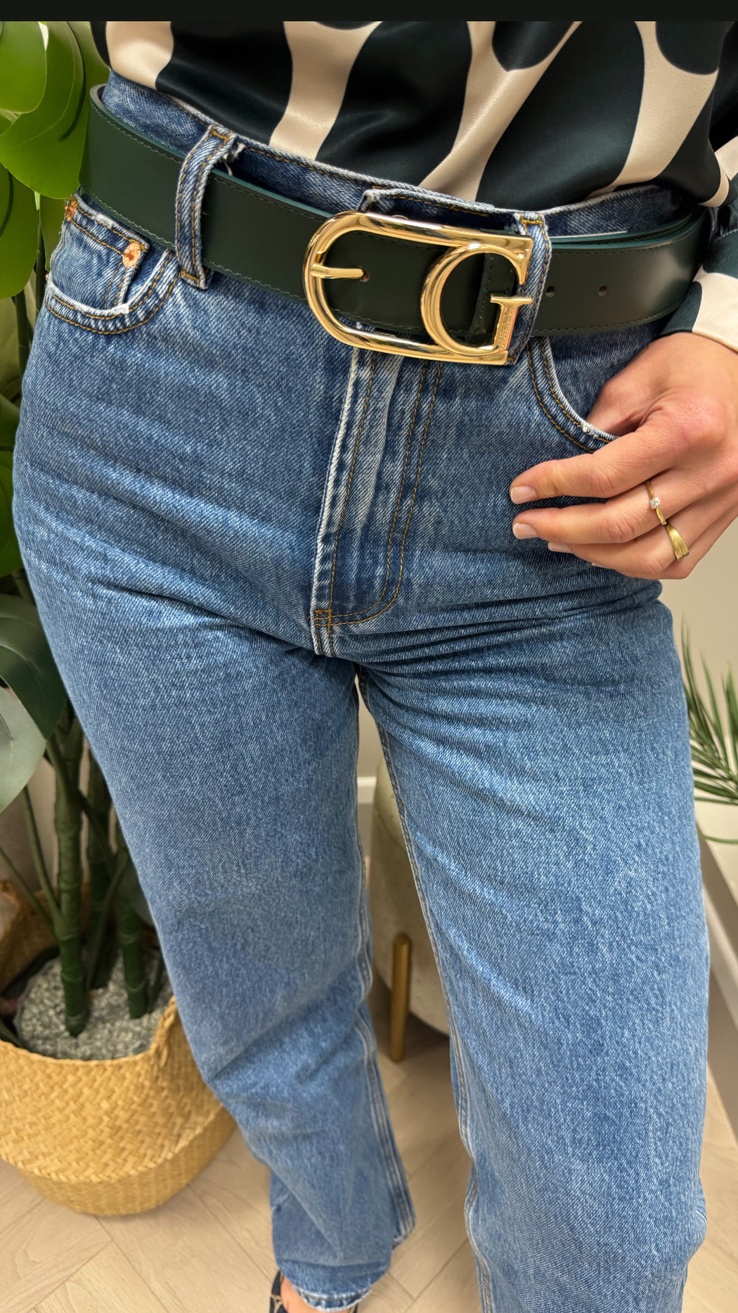 Guess green G belt BW9200P5135