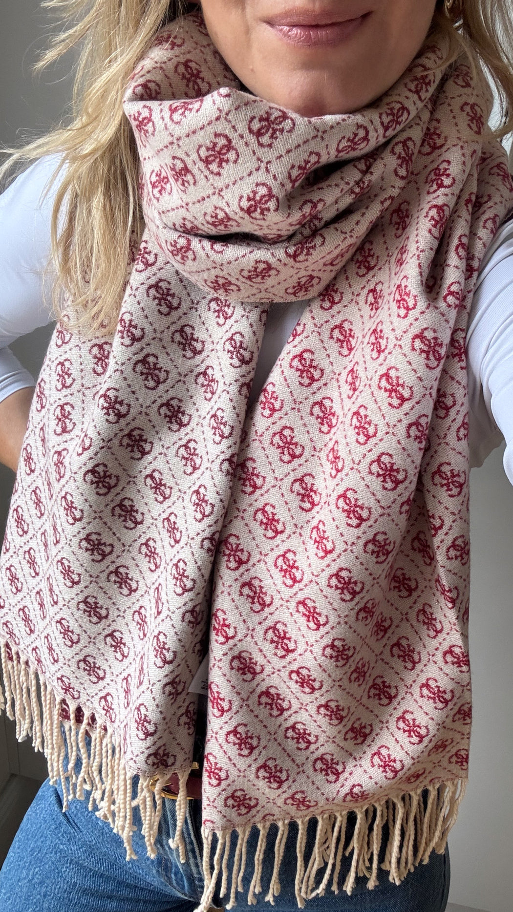 Guess reversible wine logo scarf aw5663vis03