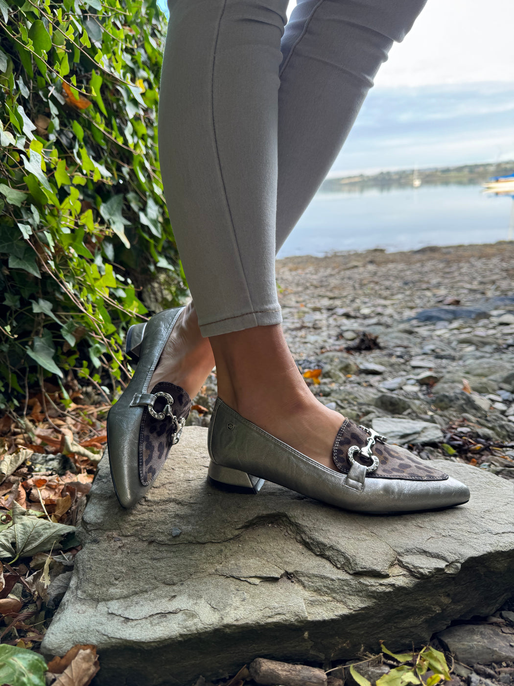 Dalat one Silver cheetah pointed loafer