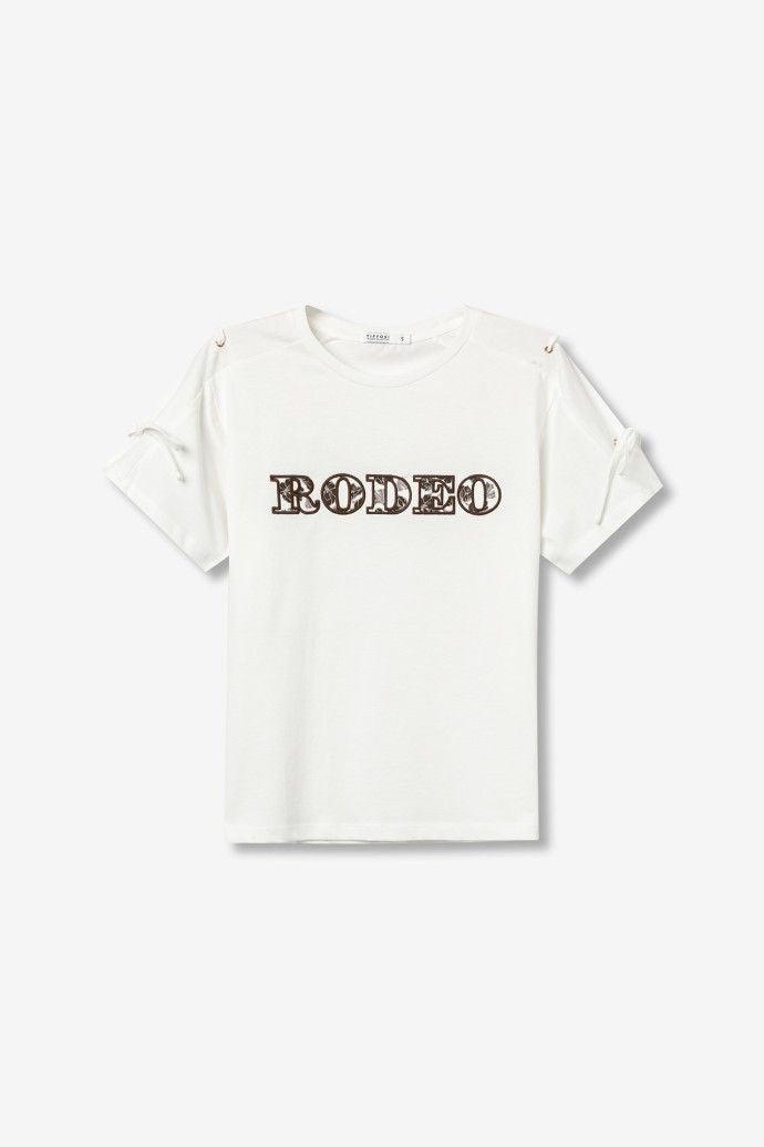 Judi winter /white t /shirt