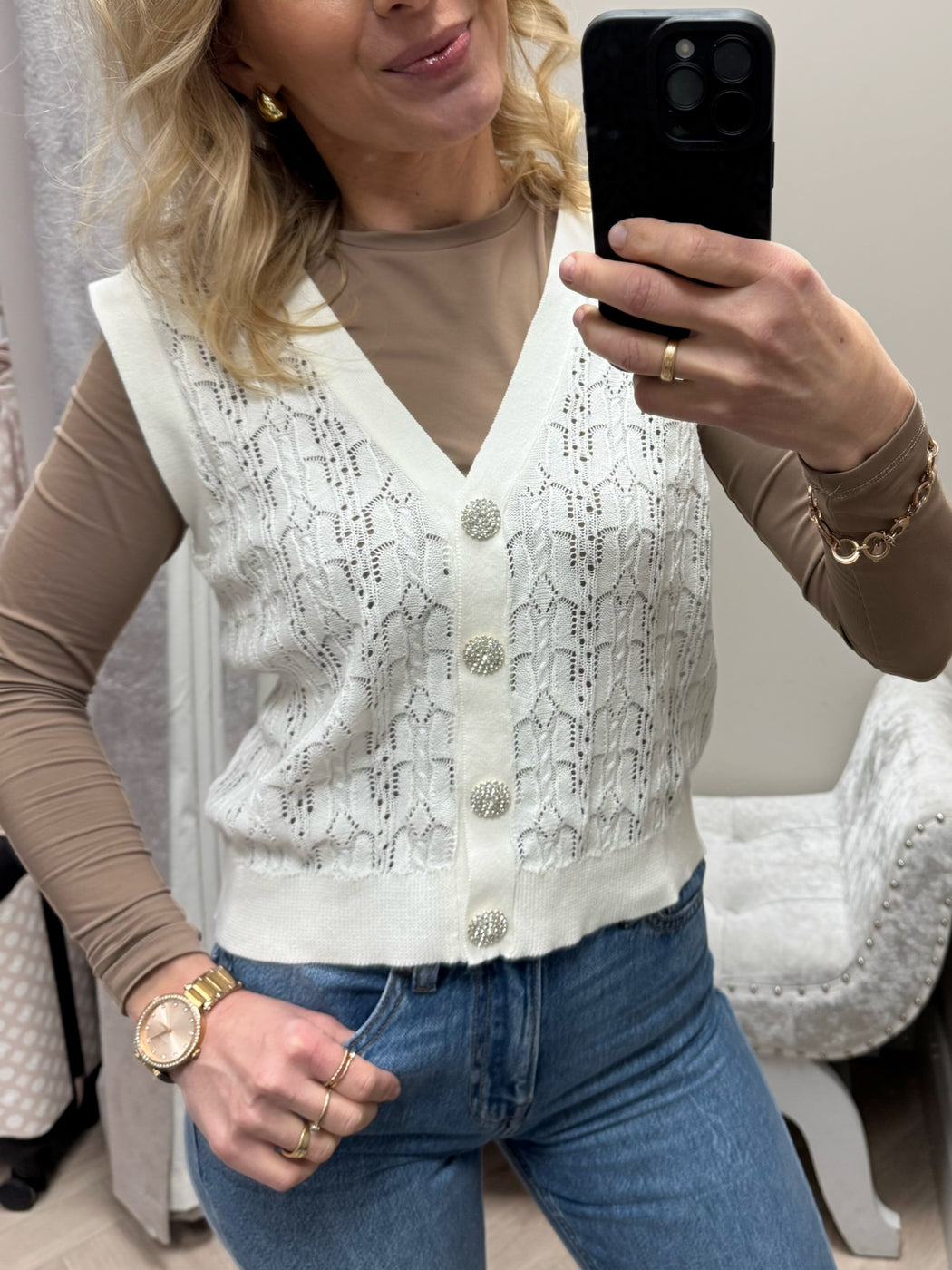 Carmese sleeveless cardi