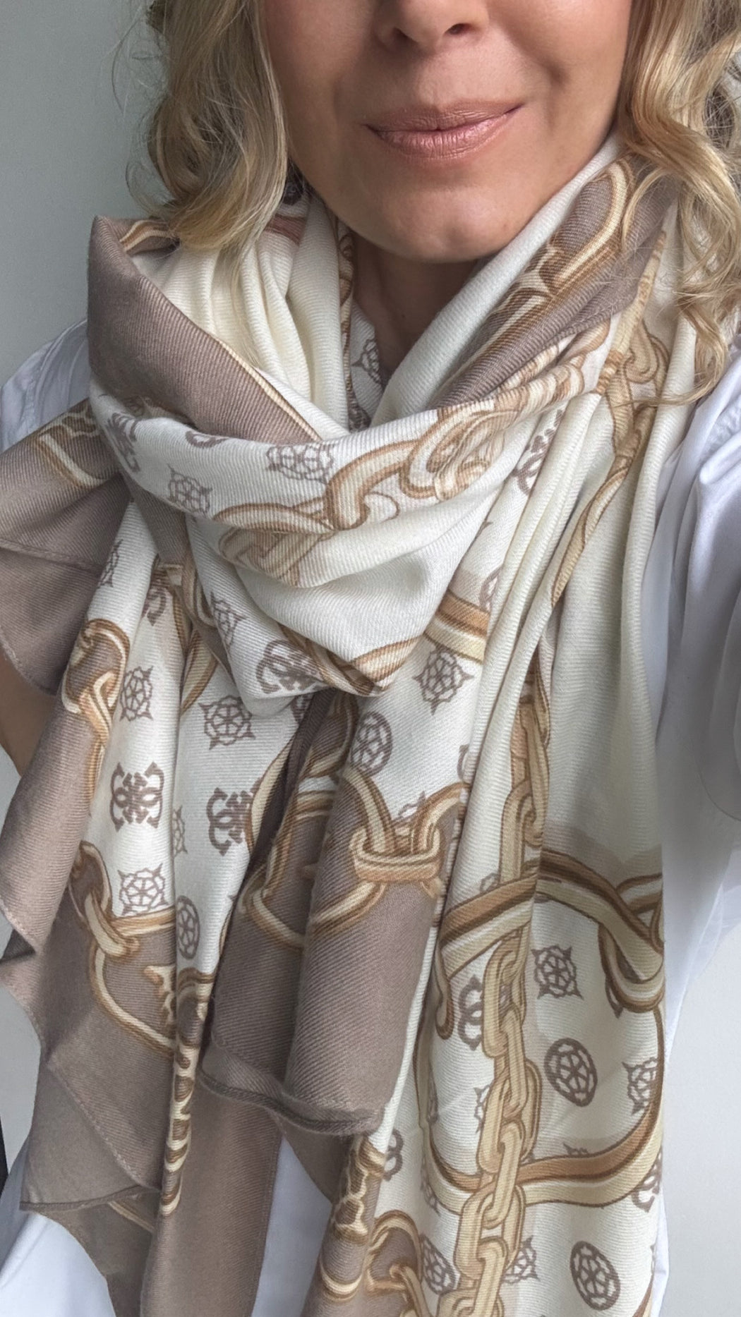 Guess scarf beige AW5464POL03 - PMC