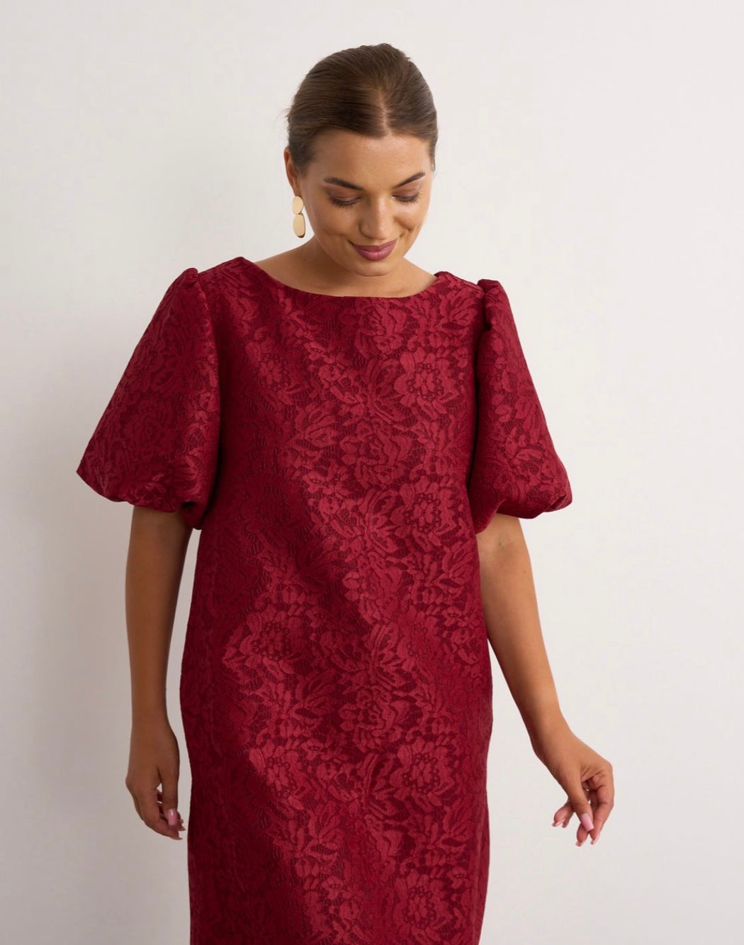 Breda wine  puff sleeve lace dress