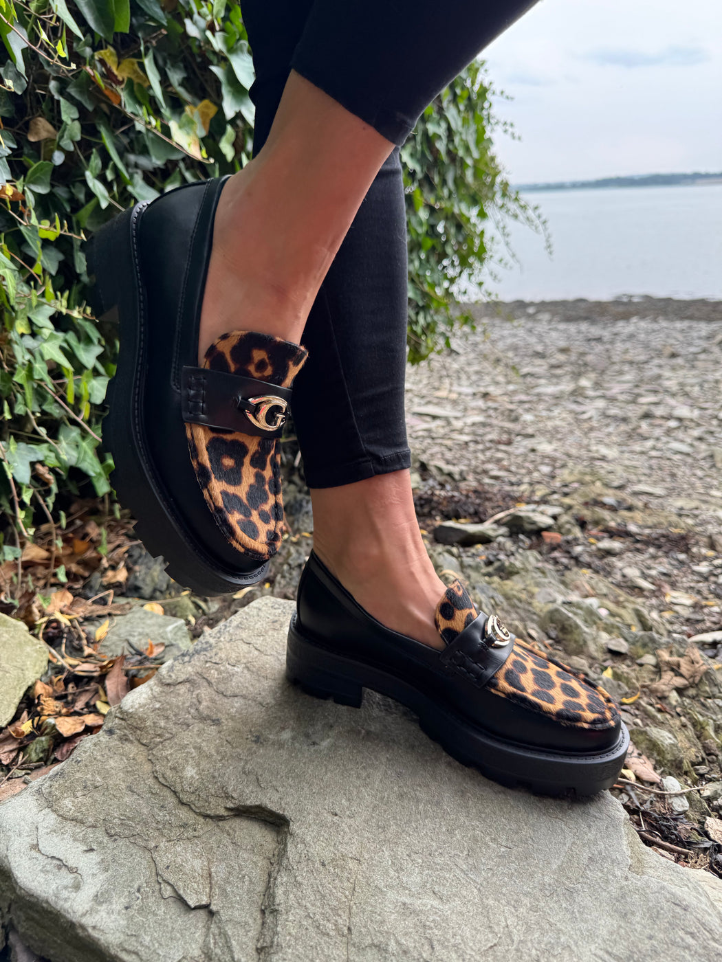 Guess black animal print loafer FLTYK2LEP14