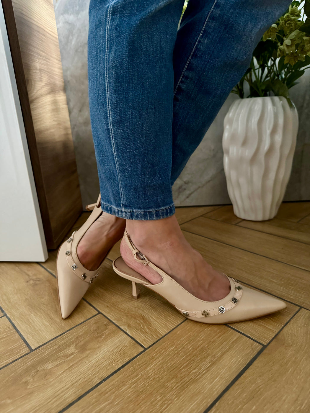 Yanai 4G Peony Logo Slingbacks FLPYANLEA05