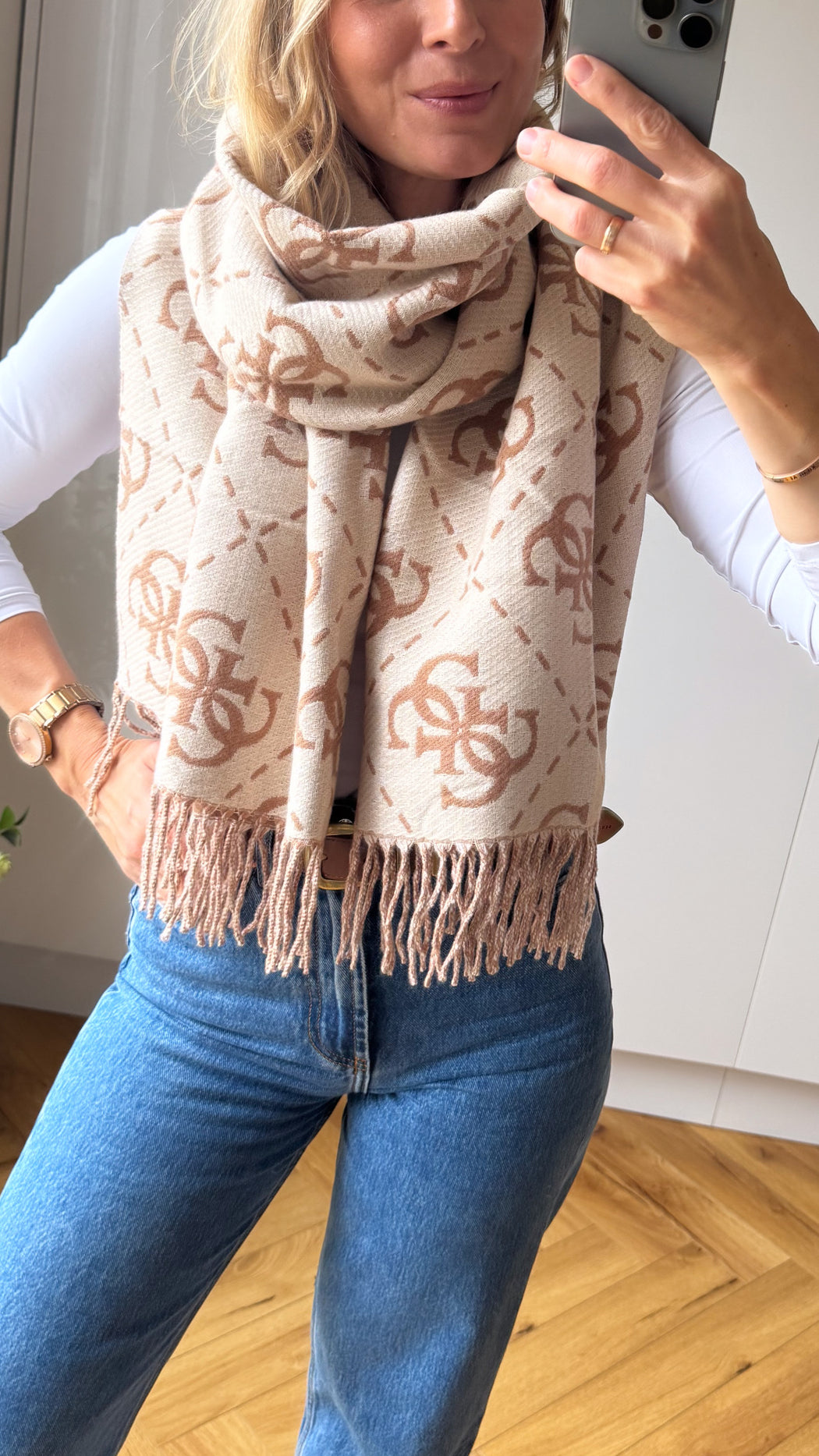 Nolana beige 4G logo scarf aw5217vis03