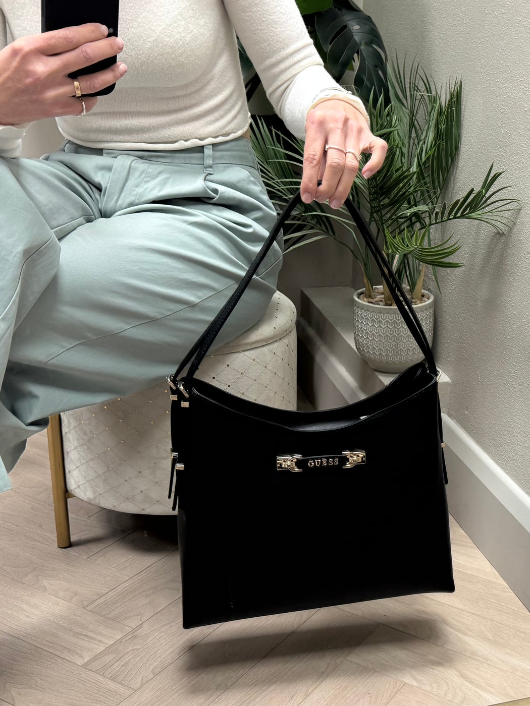 Guess black lefia  BG964402