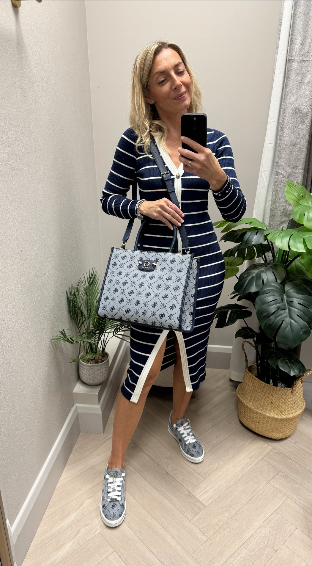 Guess navy logo neda bag jp965422