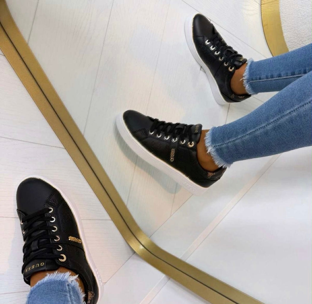 Black guess logo embossed sneaker flfbtzfal12