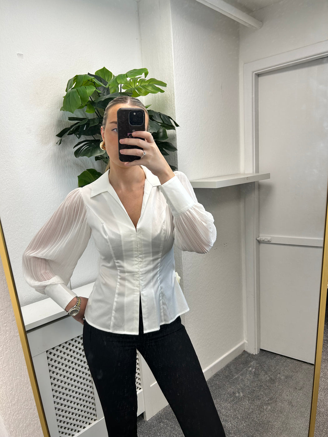 W4rh16 Guess Amara pleated sleeve shirt