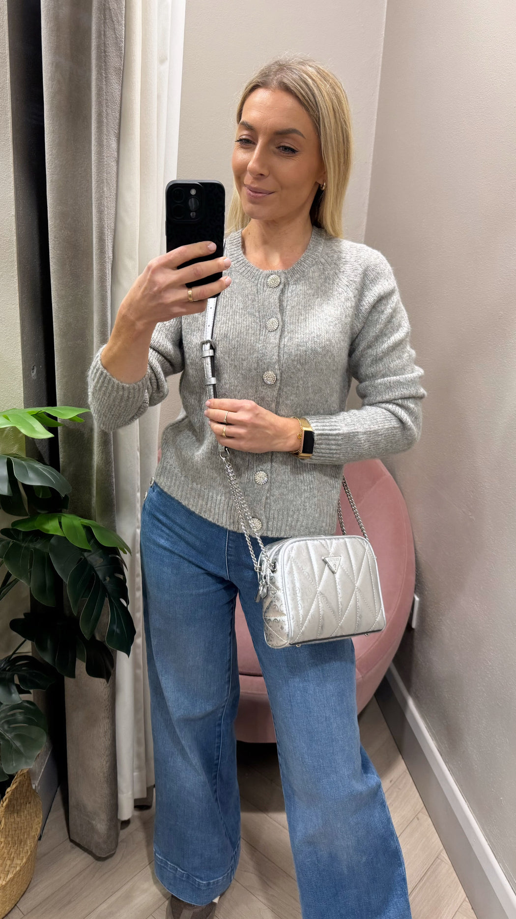 Guess Silver ALDINA Bag. GY966314