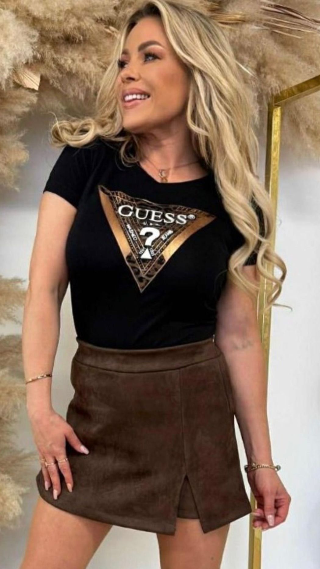 Guess black Leo triangle tee w5BI28j1314