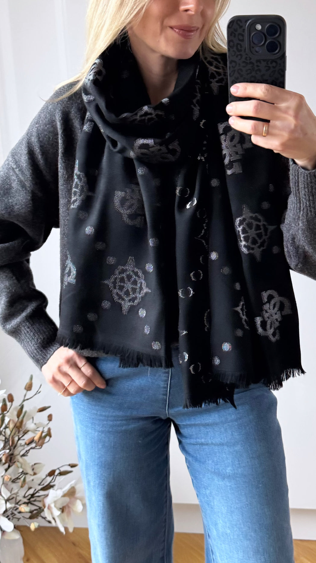 Guess 4g logo peony AW5408POL03 black