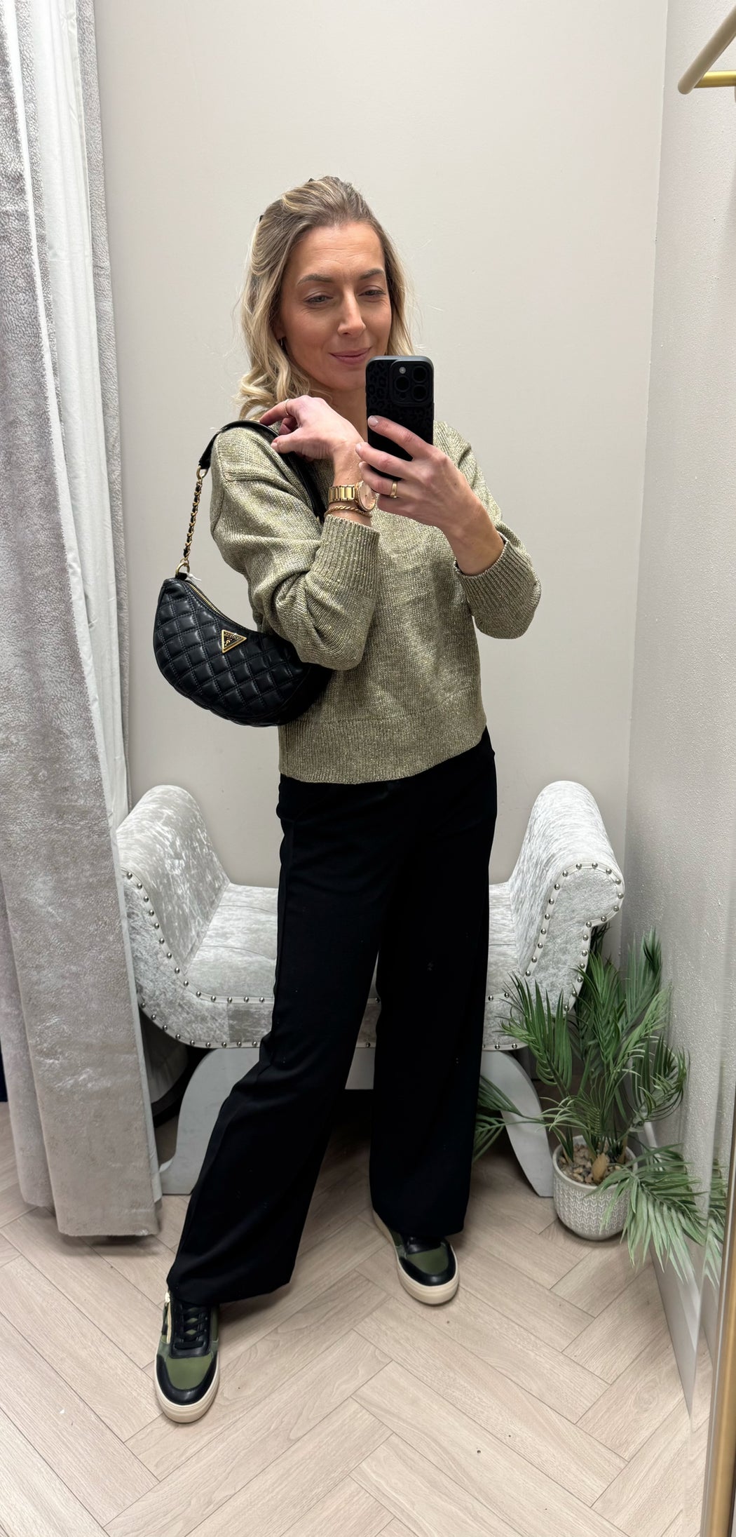 QA874812 black giully shoulder bag