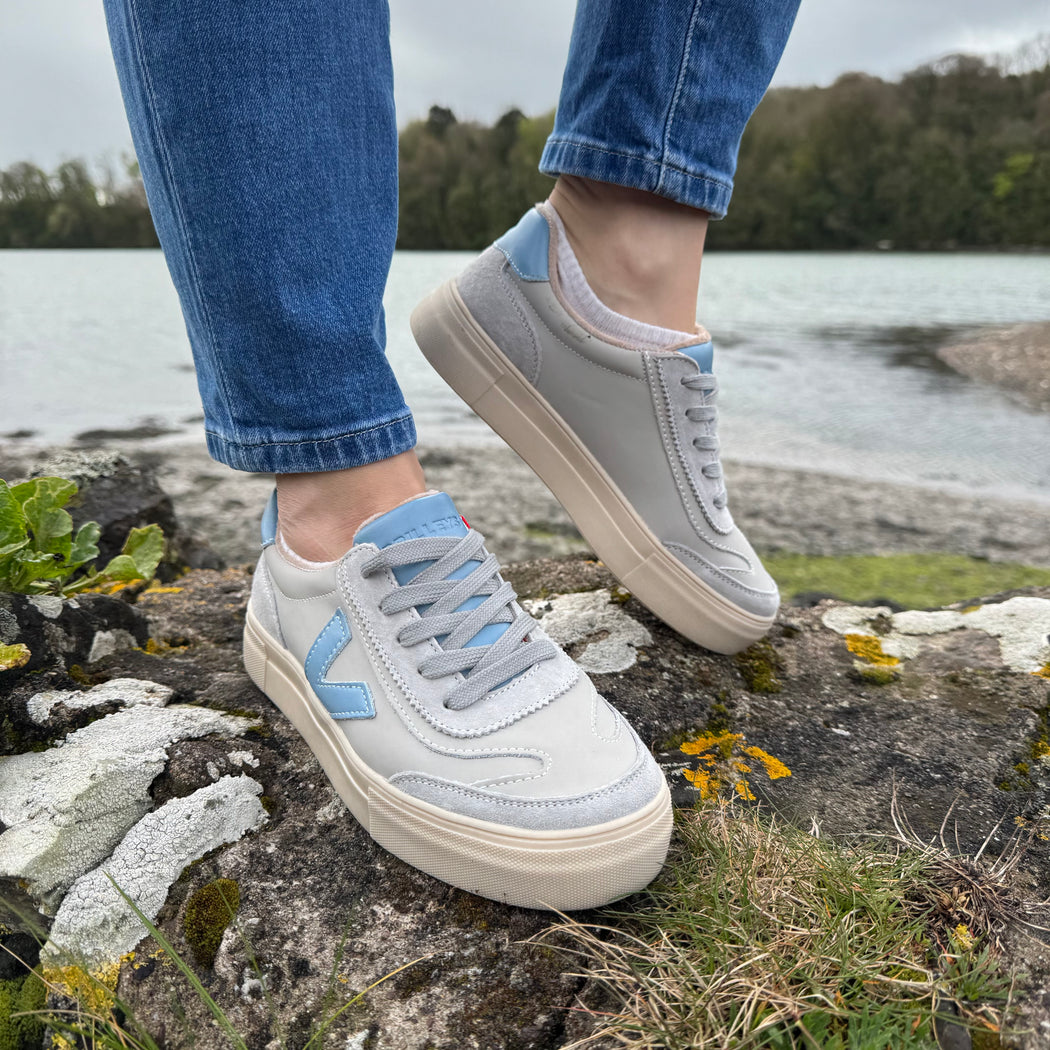 Eighty Chalky Blue Runners