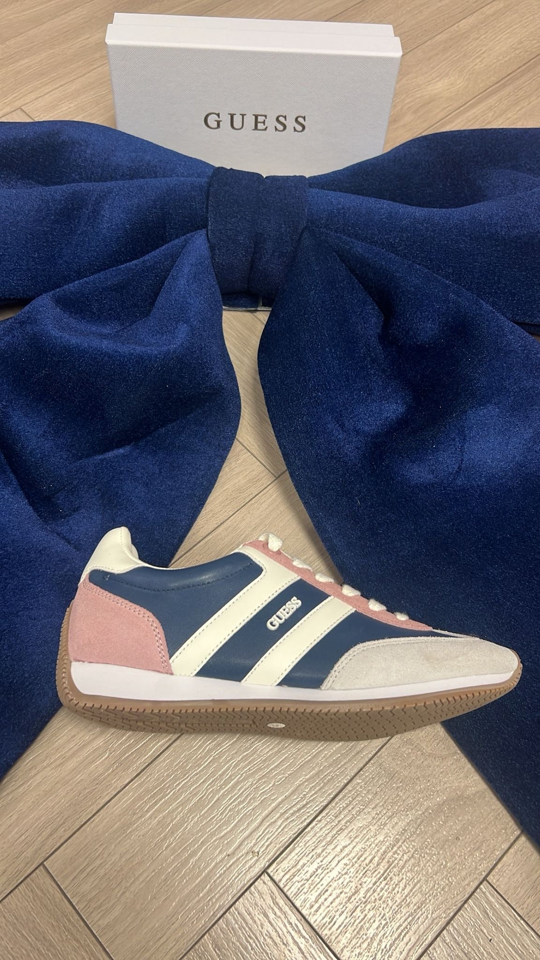 Guess pink/navy trainers FLTSAPLEP12