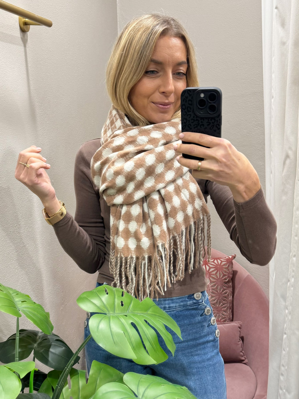 Warhol beige scarf