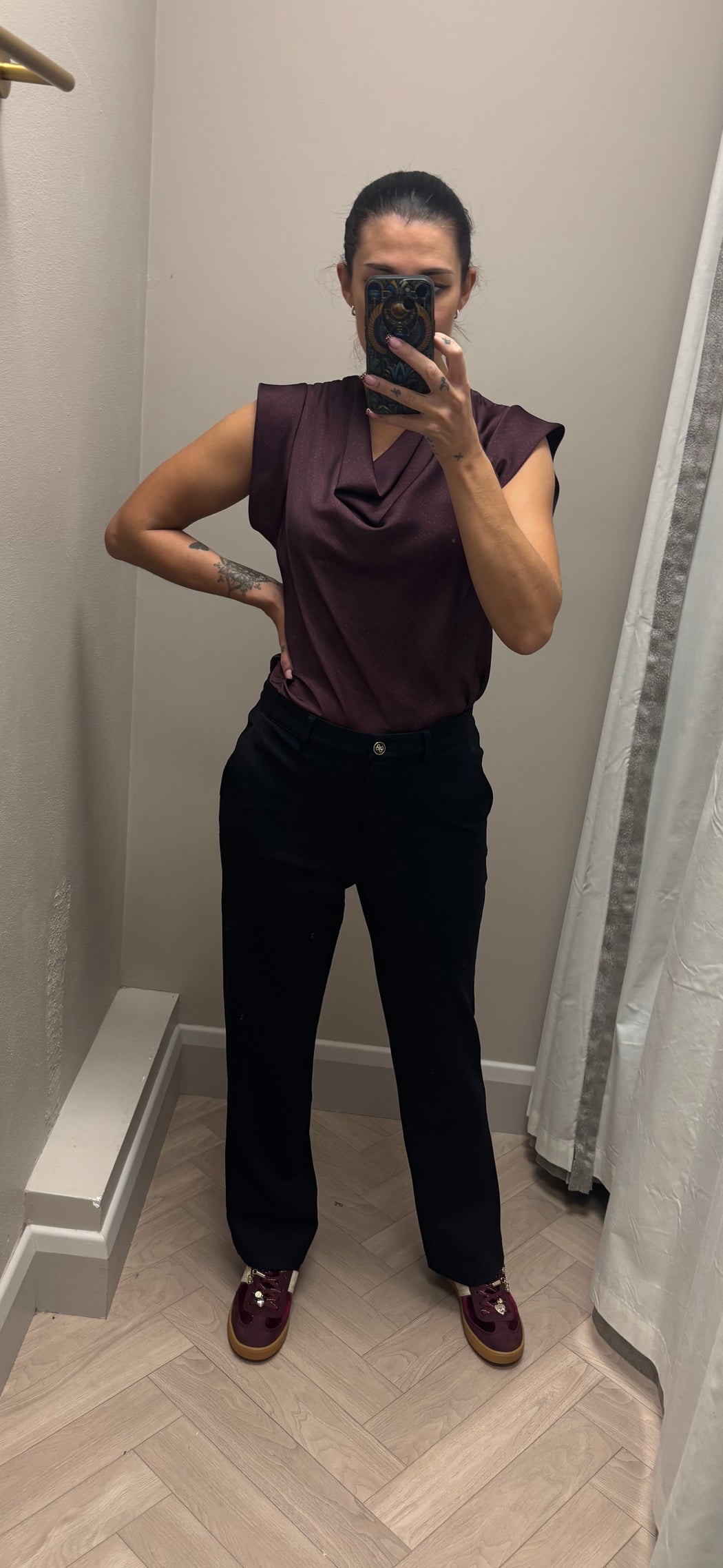 New Zoe Guess Logo Trousers. W6BB24K6211