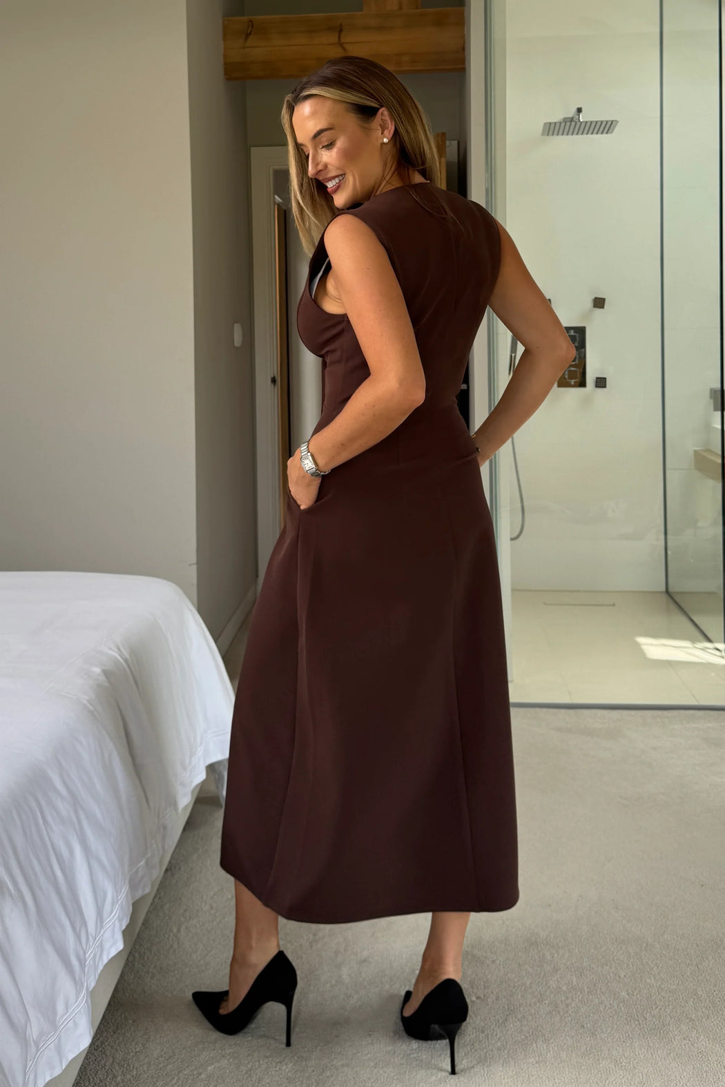 Hazel Tailored Sleeveless Midi Dress Brown