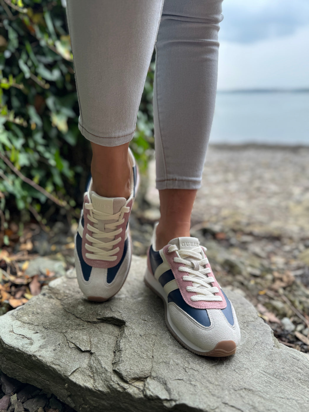 Guess pink/navy trainers FLTSAPLEP12