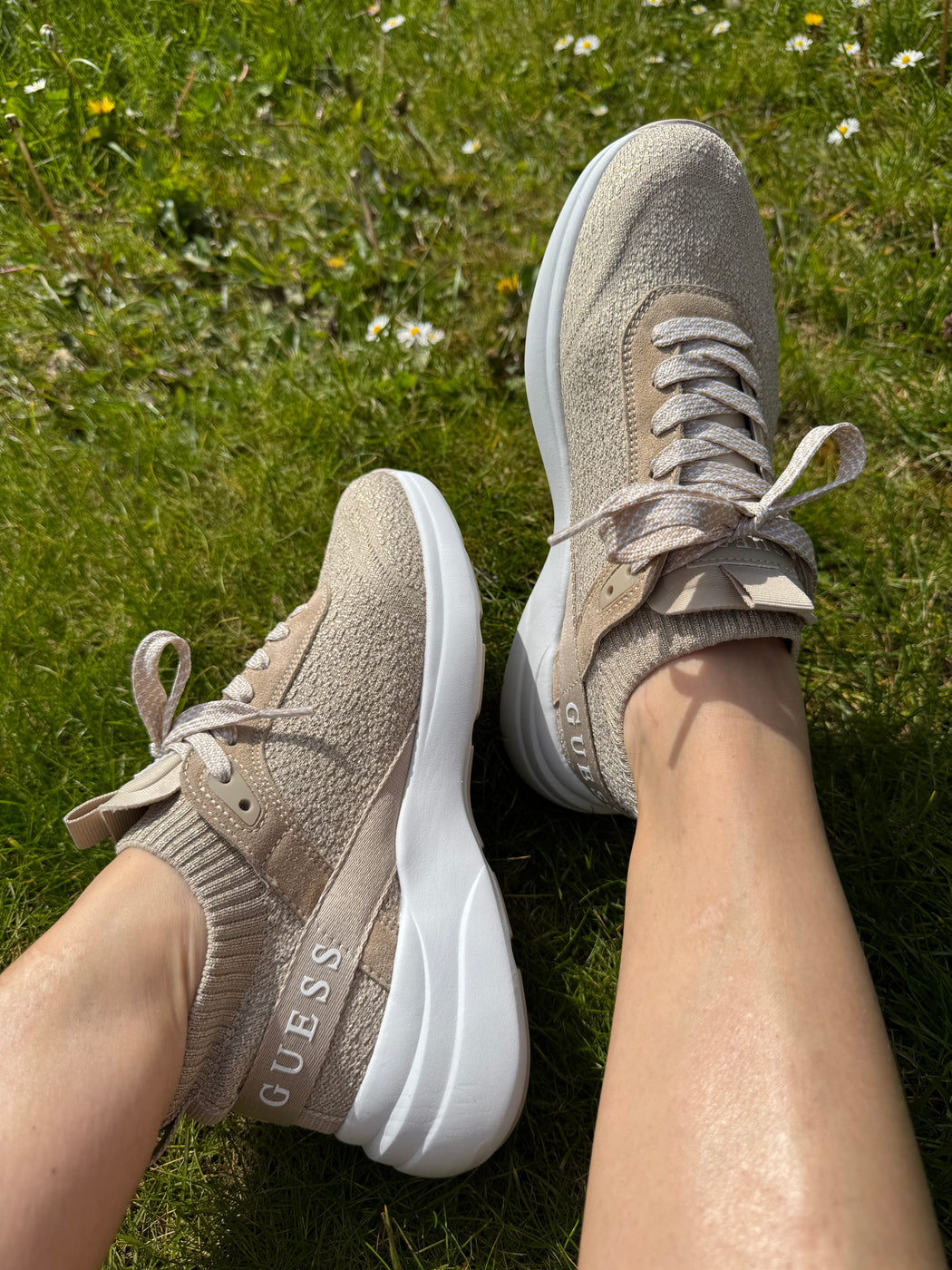 Guess Gold Sparkle Runners. FLJMLDFAB12