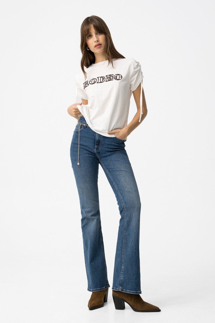Judi winter /white t /shirt