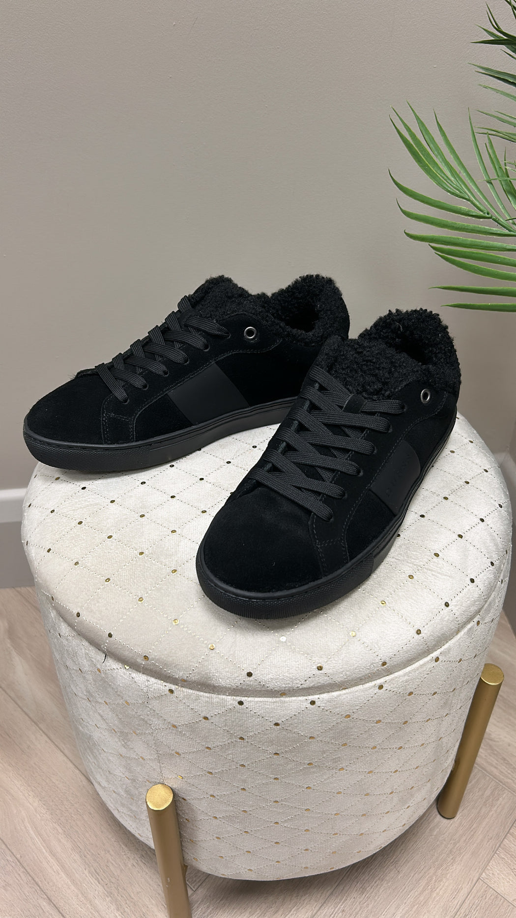 Flft0dsue12 black toda guess suede leather fur lined trainer