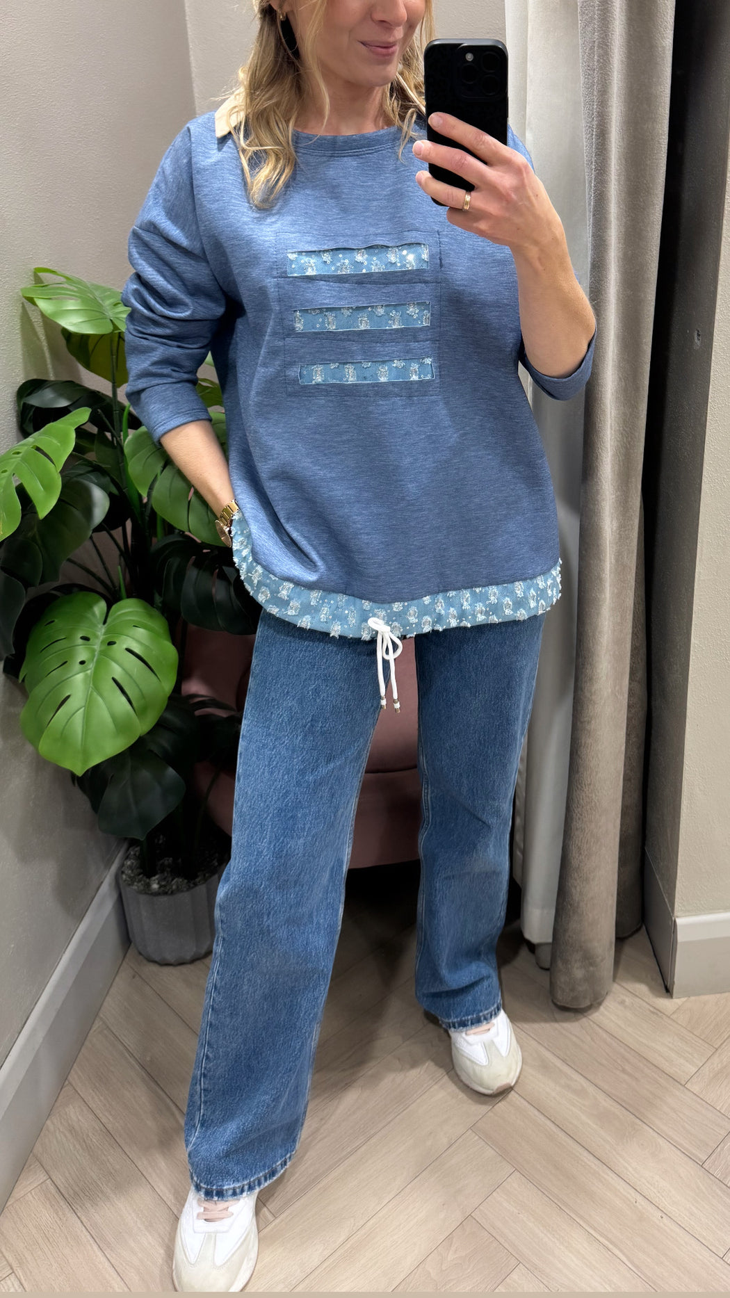 Linda blue sweater
