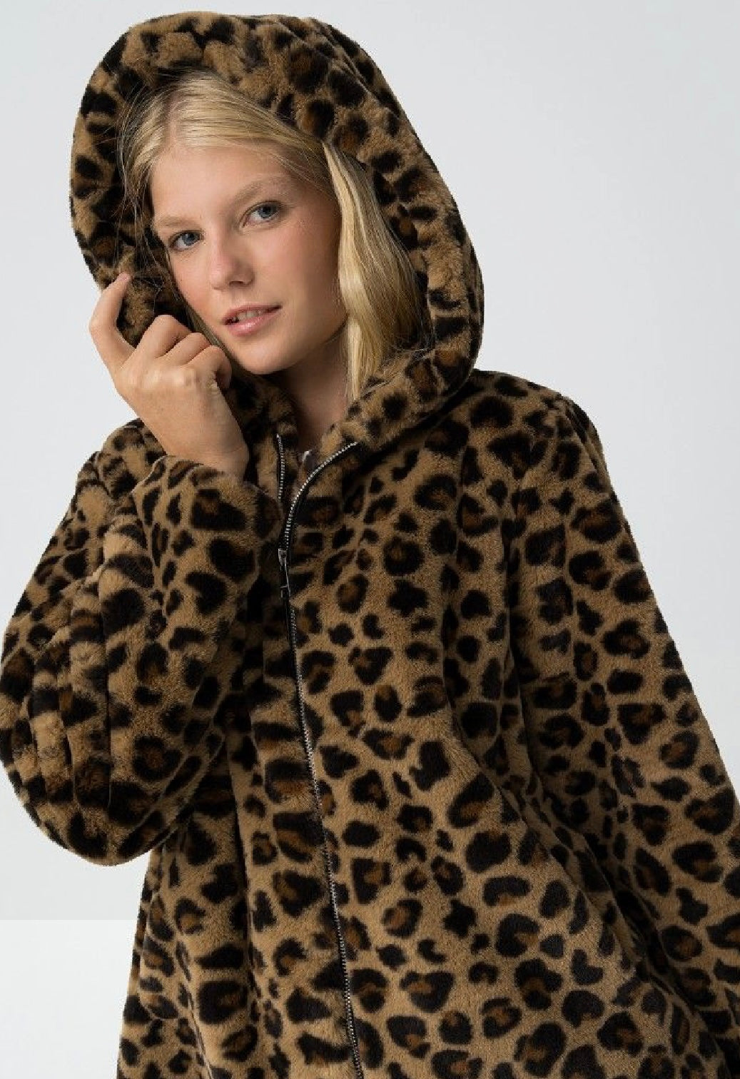 Classic leopard zip jacket