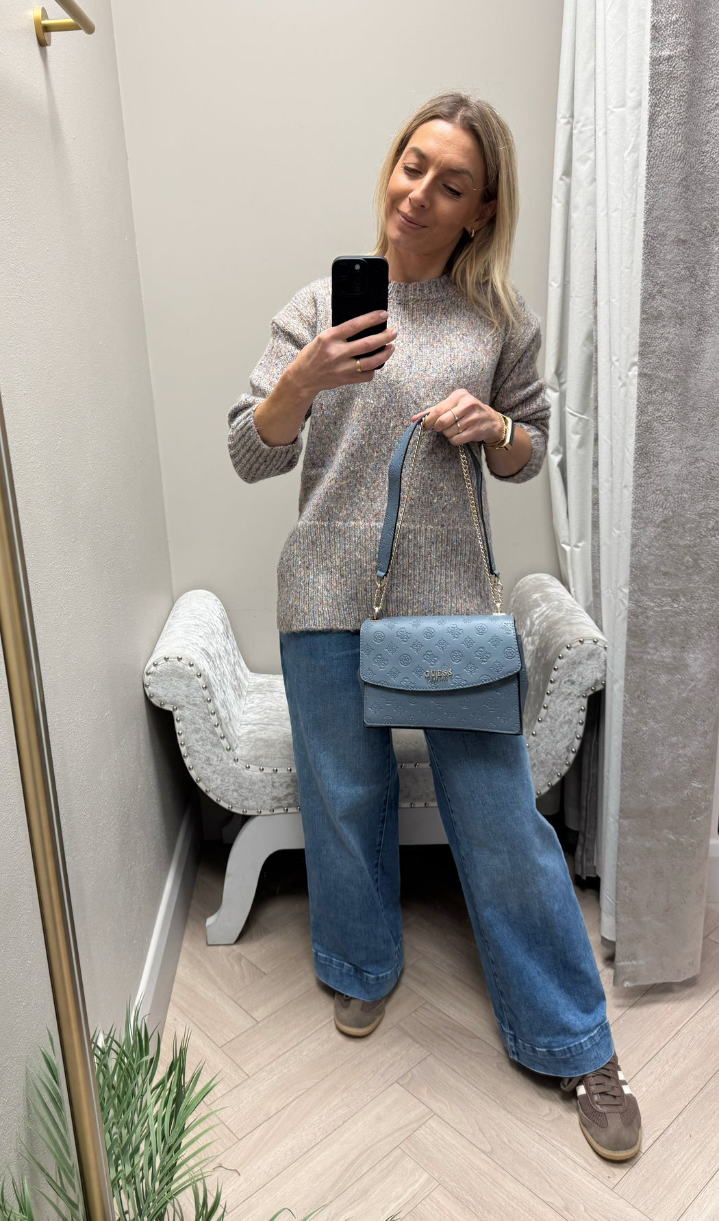 Phoebe 4G Peony Logo Mini Crossbody pd966521