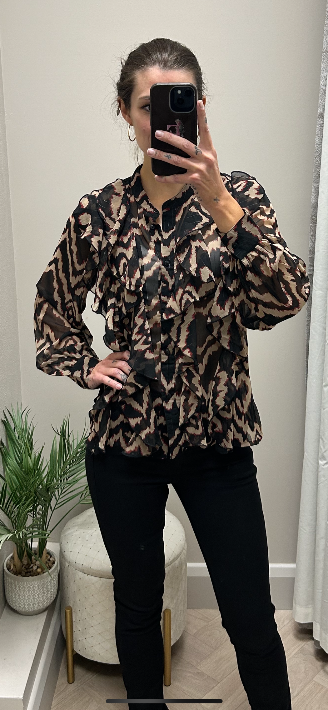 Quimbe ruffle wine Black print top