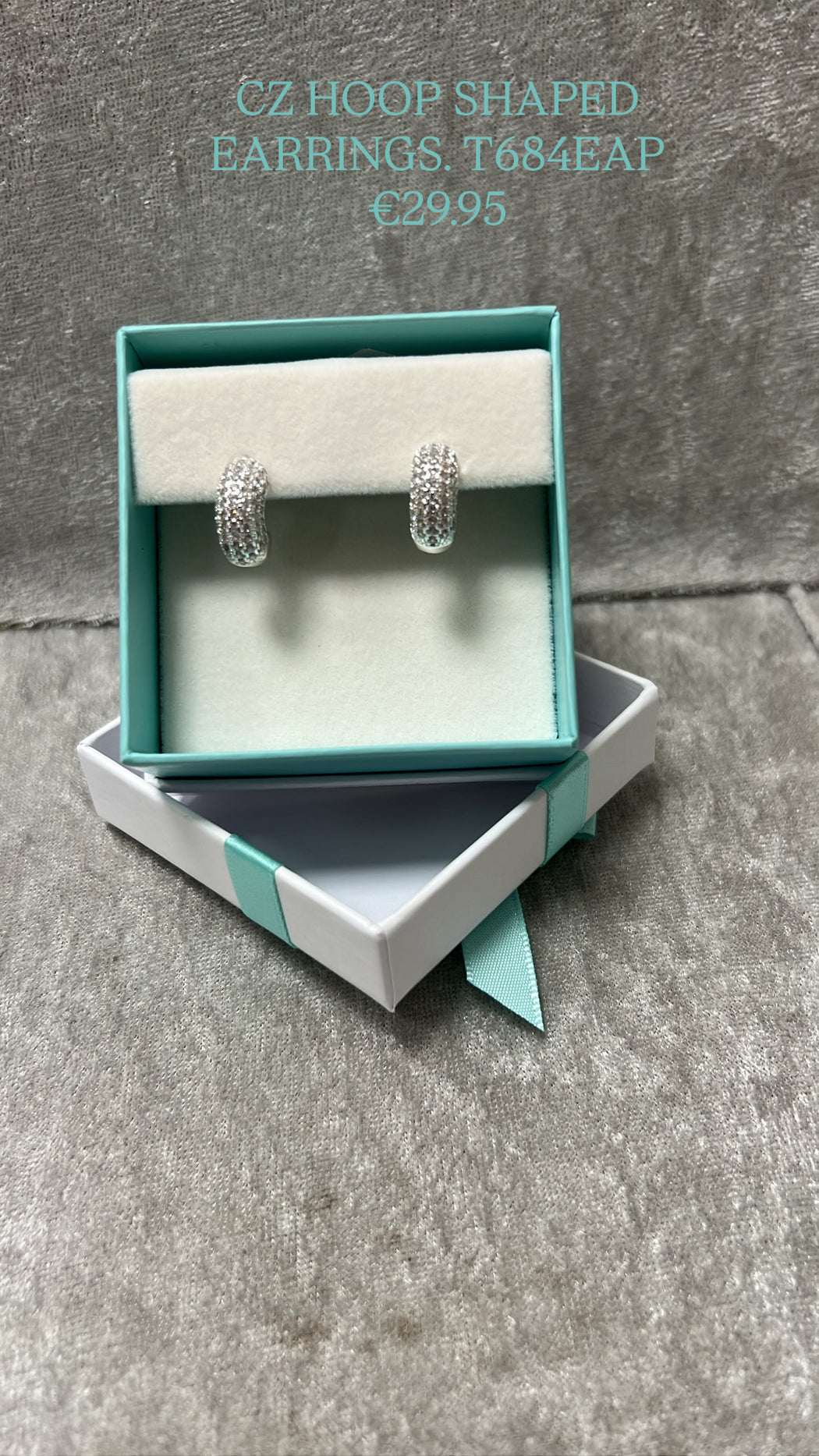 CZ HOOP SHAPED EARRINGS. T684EAP