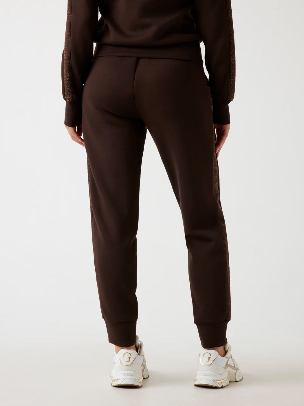 Guess brown new Victorie scuba joggers