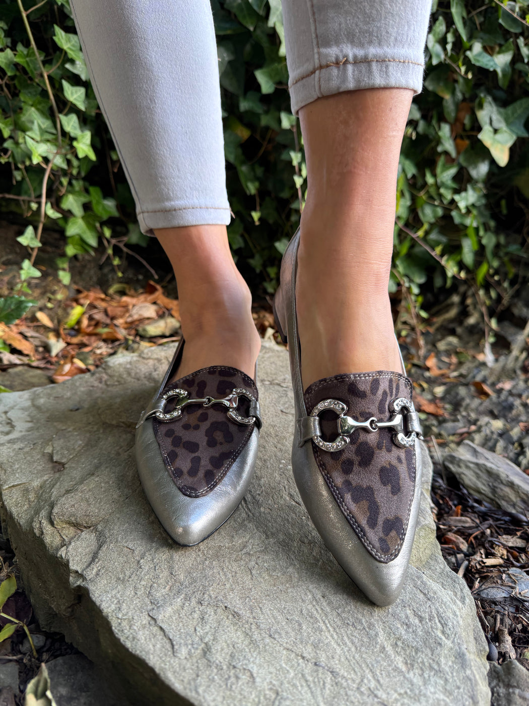 Dalat one Silver cheetah pointed loafer